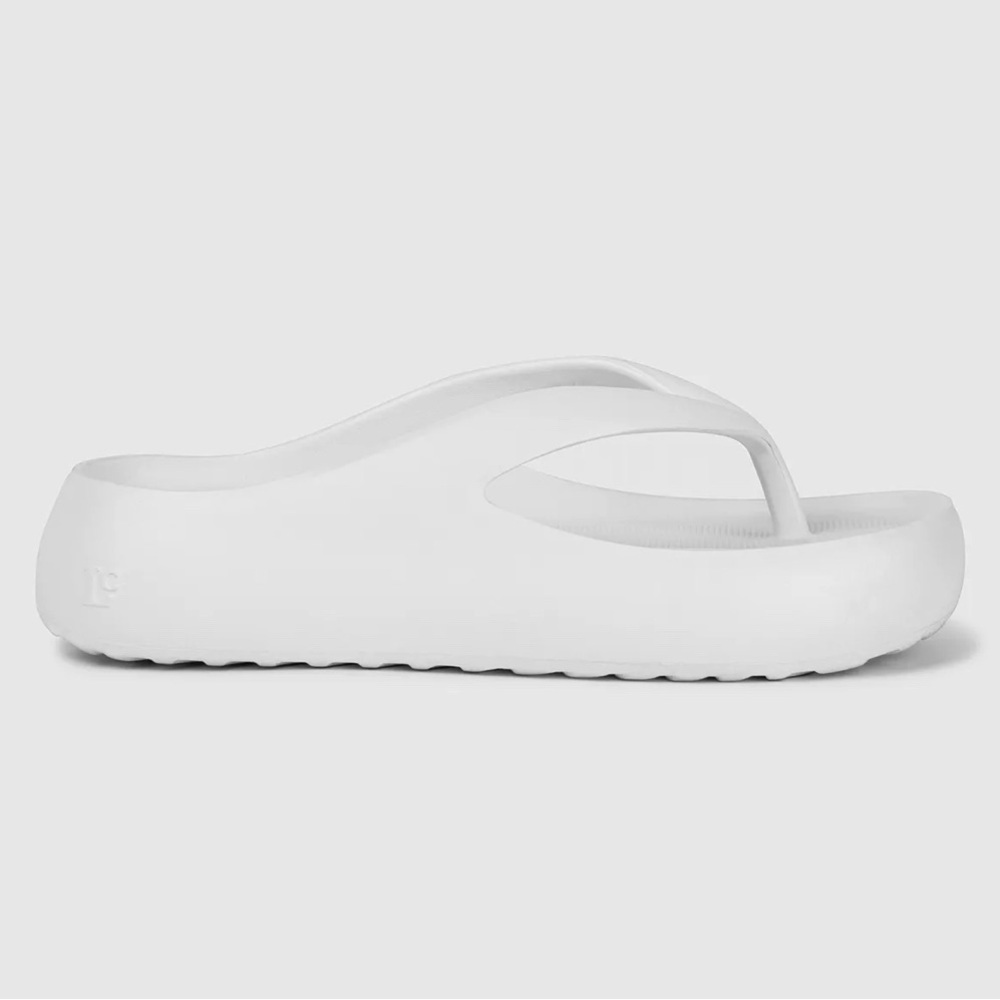 Low Classic Stylish White Sandals for Women Size 7